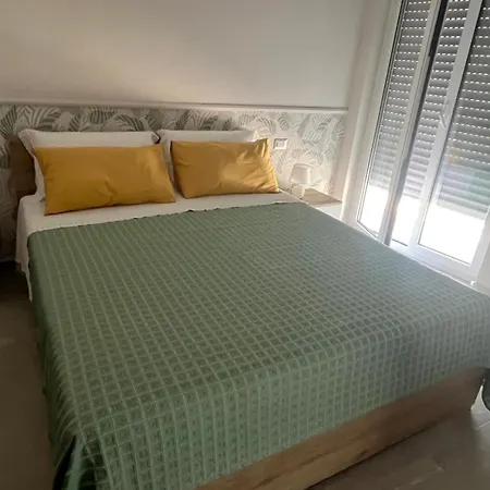 Alysia House-2